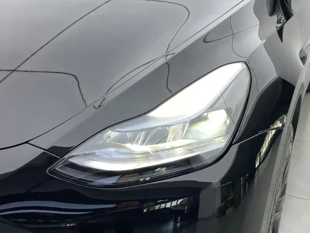 Tesla Model Y — Фото автомобиля 6