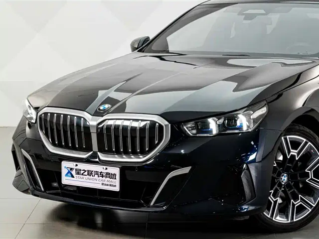 BMW 5 Series — Фото автомобиля 2