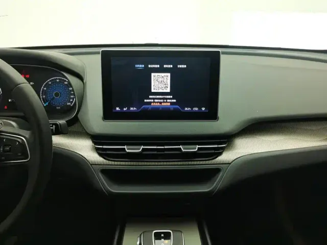 Hongqi Hongqi E-QM5 2024 Model 450km Travel Edition — Фото автомобиля 13