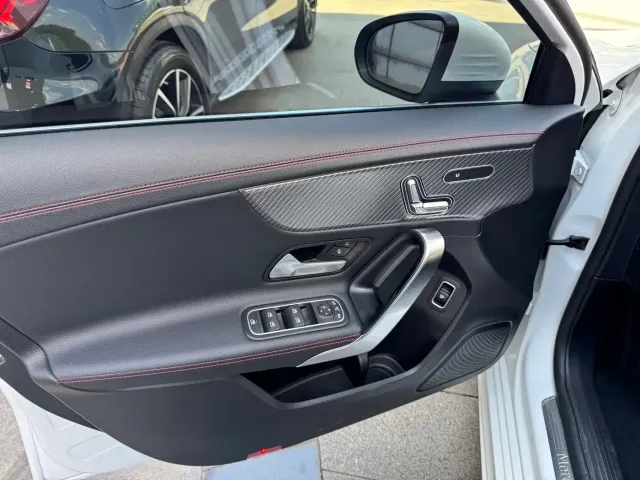 Mercedes-Benz A-Class — Фото автомобиля 16