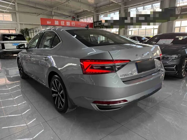 Skoda Superb — Фото автомобиля 6