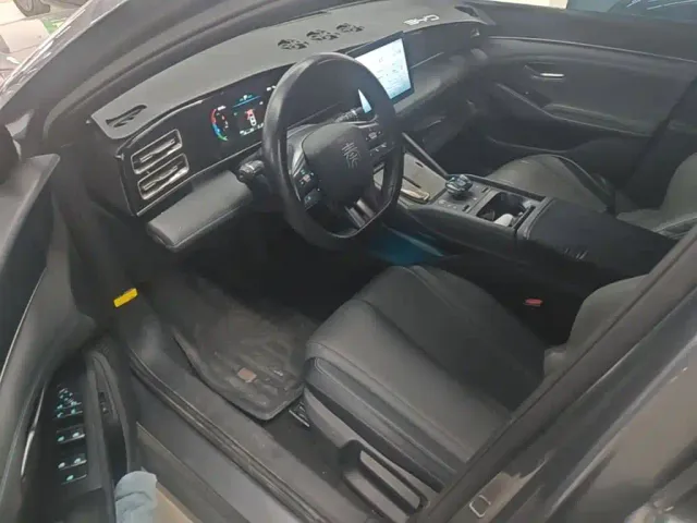 BYD Qin L — Фото автомобиля 12