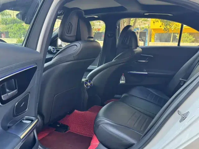 Mercedes-Benz C-Class — Фото автомобиля 4
