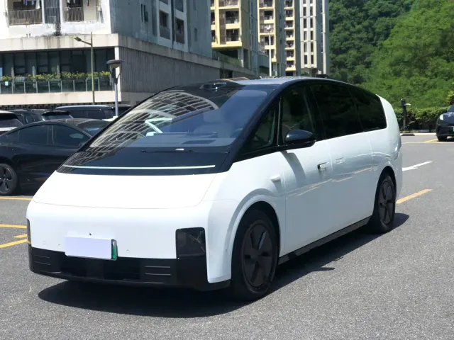 Фотография автомобиля — Li Auto MEGA