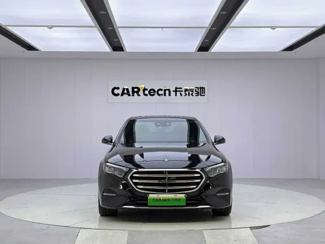 Mercedes-Benz E-Class — Фото автомобиля 8