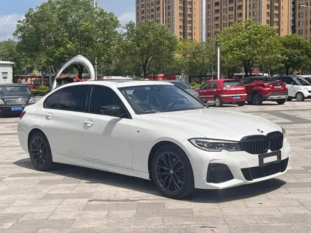 BMW 3 Series — Фото автомобиля 3