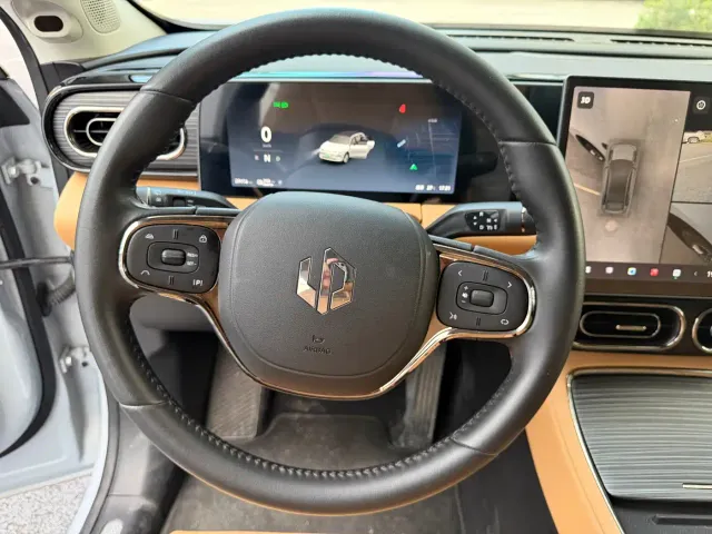 Leapmotor C11 — Фото автомобиля 12
