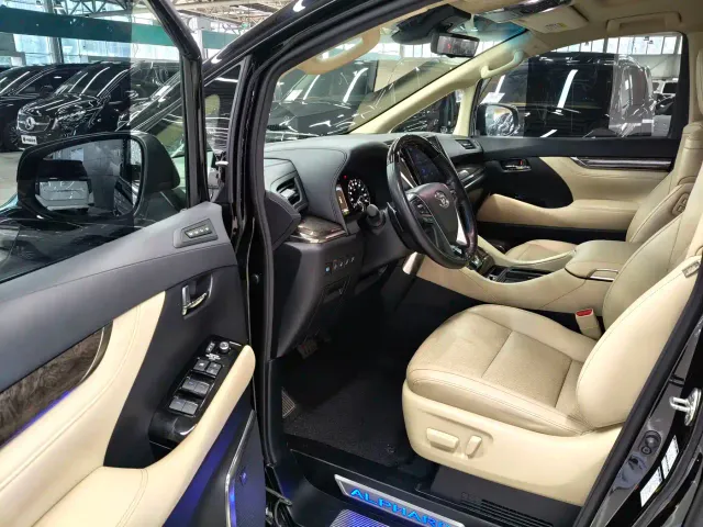 Toyota Alphard — Фото автомобиля 3