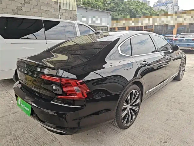 Volvo S90 — Фото автомобиля 4