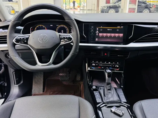 Volkswagen Passat — Фото автомобиля 9