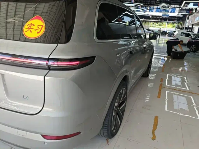 Li Auto L9 — Фото автомобиля 7