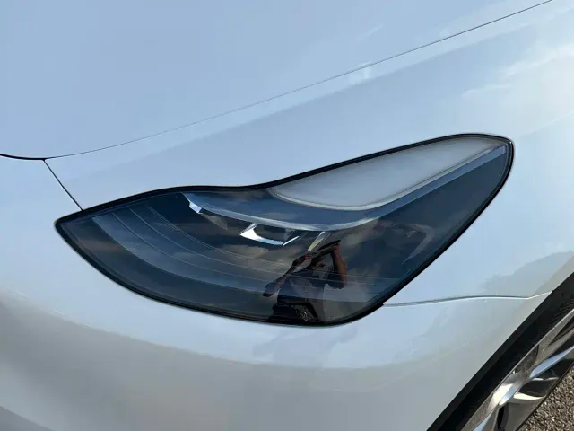 Tesla Model Y — Фото автомобиля 11