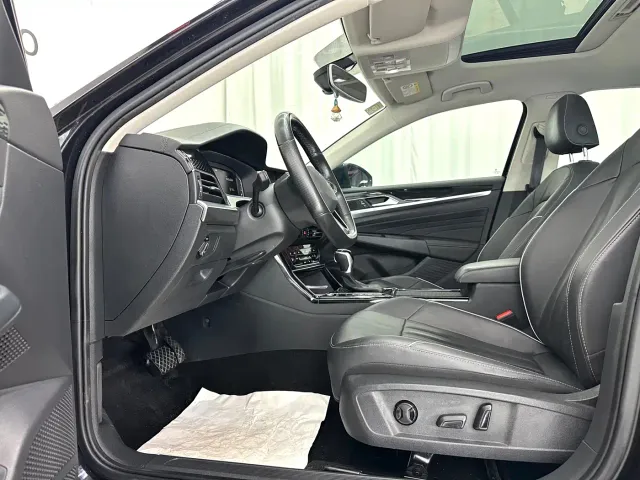 Volkswagen Passat — Фото автомобиля 7