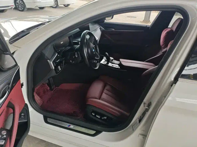BMW 5 Series — Фото автомобиля 9