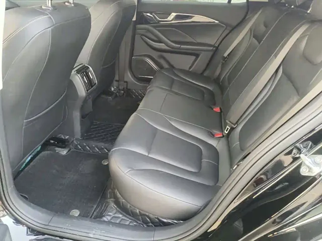Bestune B70 — Фото автомобиля 16
