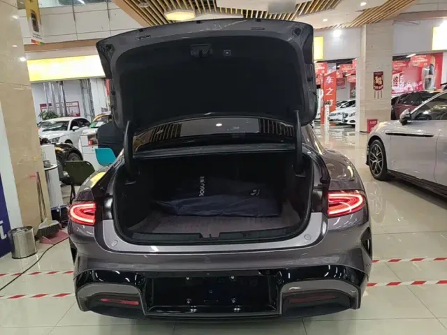 Xiaomi SU7 — Фото автомобиля 18
