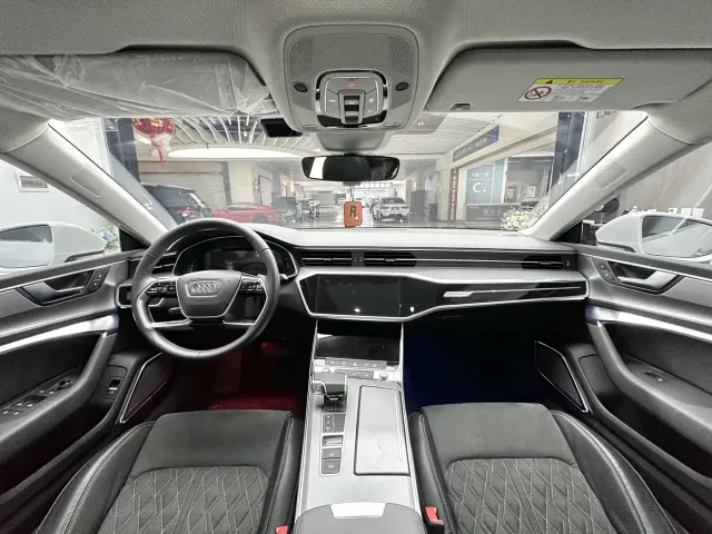 Audi A7L — Фото автомобиля 9