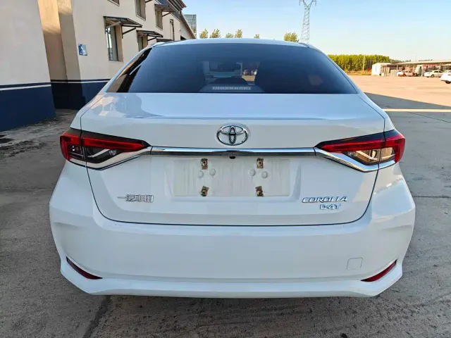 Toyota Corolla — Фото автомобиля 5