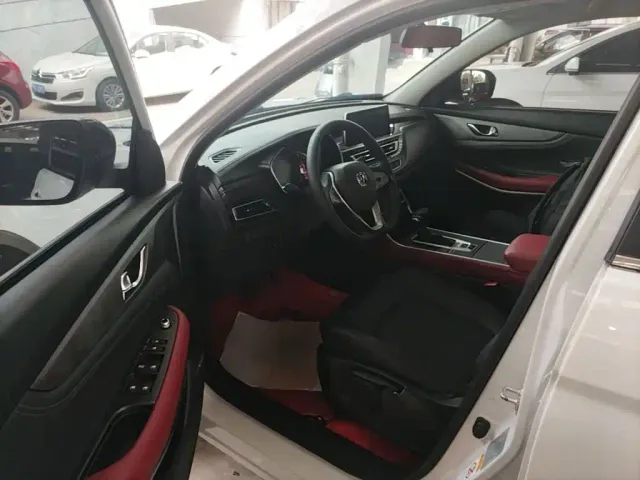 Changan CS75 — Фото автомобиля 15