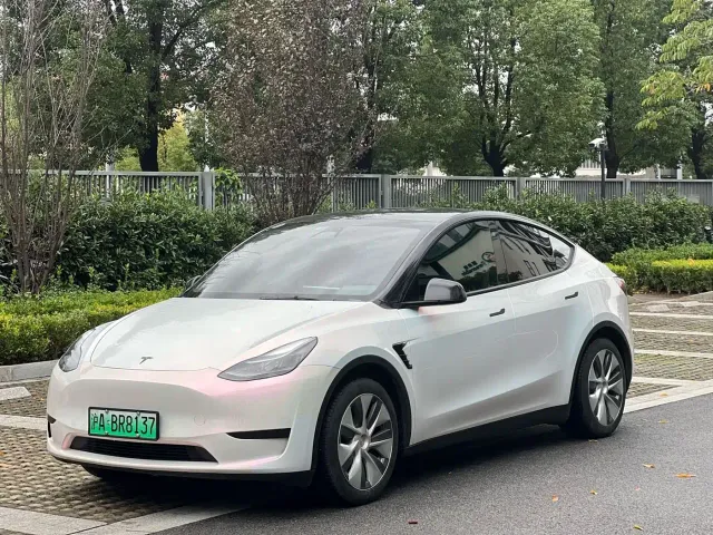 Фотография автомобиля — Tesla Model Y