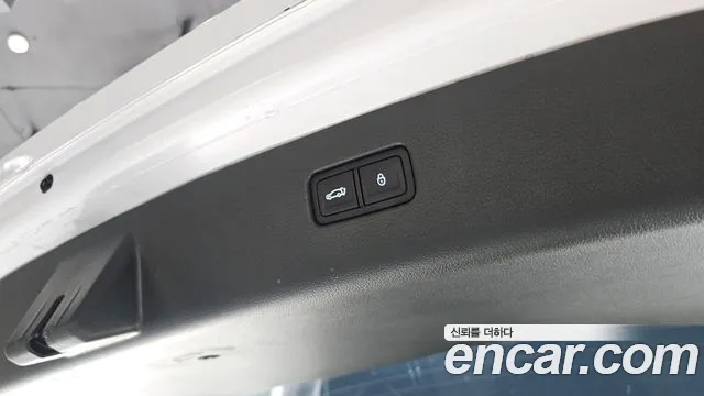 Genesis GV80 — Фото автомобиля 25