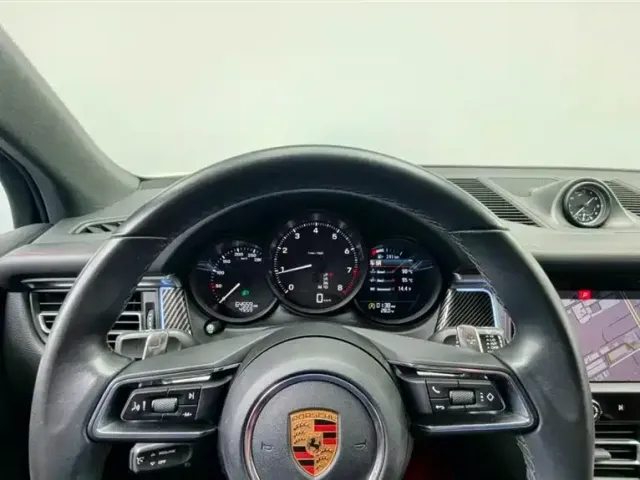 Porsche Macan — Фото автомобиля 10