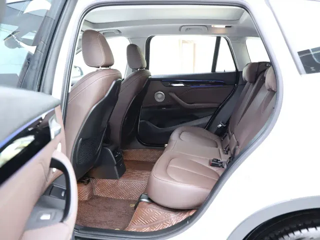 BMW X1 — Фото автомобиля 13