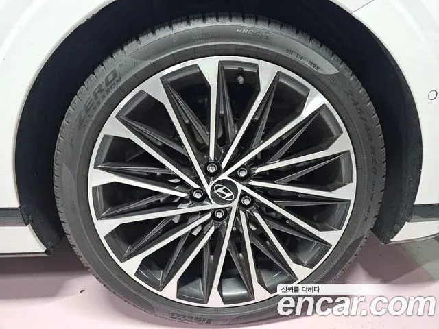Hyundai Grandeur GN7 — Фото автомобиля 13