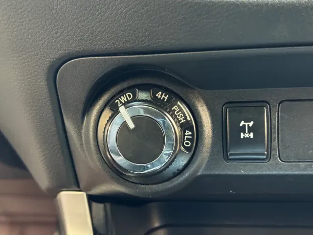 Nissan Terra — Фото автомобиля 9