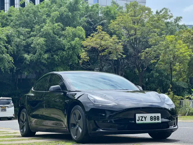Tesla Model 3 — Фото автомобиля 3