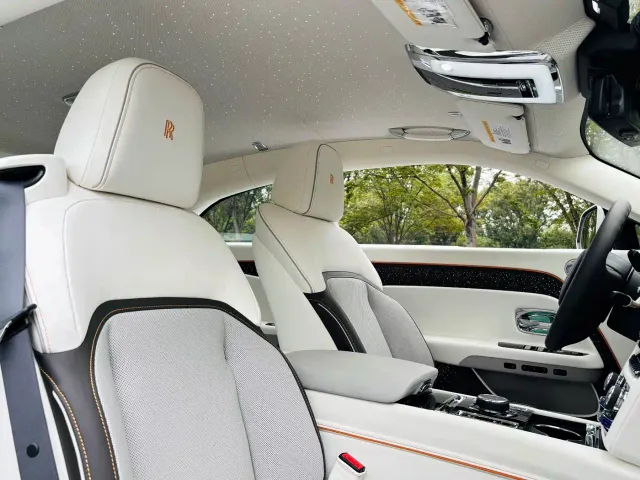 Rolls-Royce Spectre — Фото автомобиля 7
