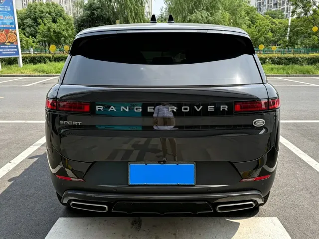 Land Rover Range Rover Sport — Фото автомобиля 5