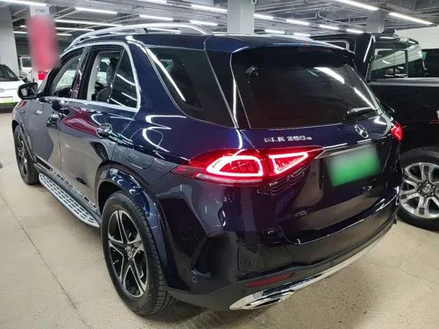 Mercedes-Benz GLE-Class — Фото автомобиля 4