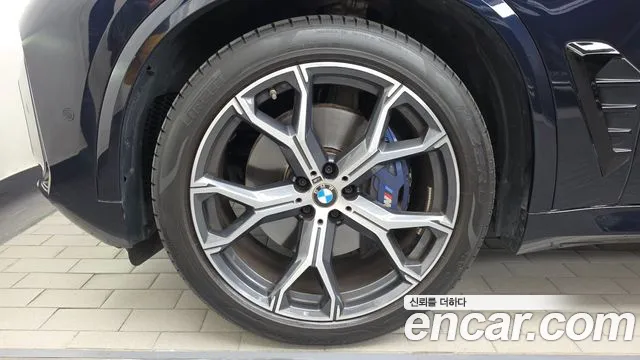 BMW X5 xDrive 40i M Sport — Фото автомобиля 5