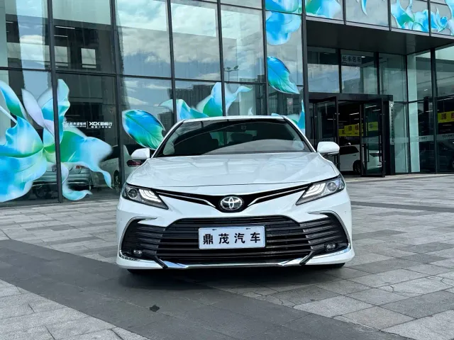 Toyota Camry — Фото автомобиля 2