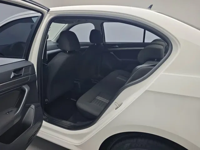 Volkswagen Lavida — Фото автомобиля 11