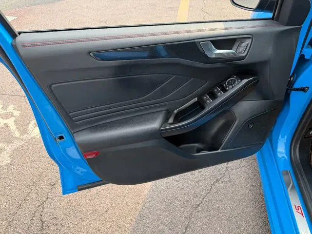 Ford Focus — Фото автомобиля 6