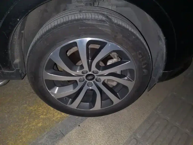 Land Rover Discovery Sport — Фото автомобиля 24