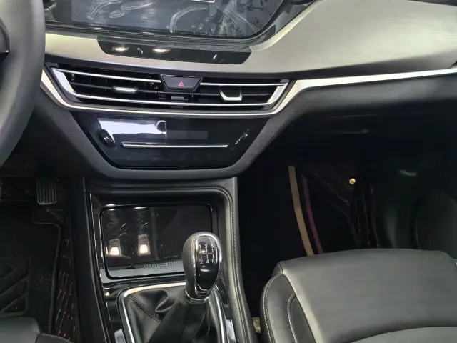 Changan Changan CS35 PLUS 2022 1.6L Manual Luxury Edition — Фото автомобиля 10