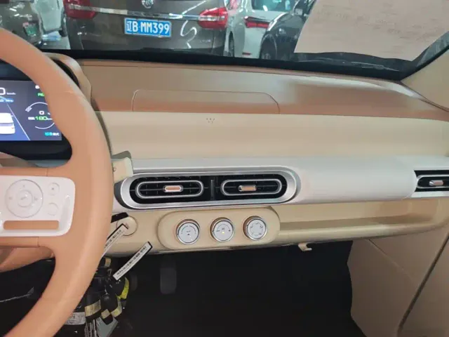Wuling Hongguang Mini EV — Фото автомобиля 12