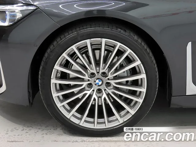 BMW 7-Series — Фото автомобиля 20