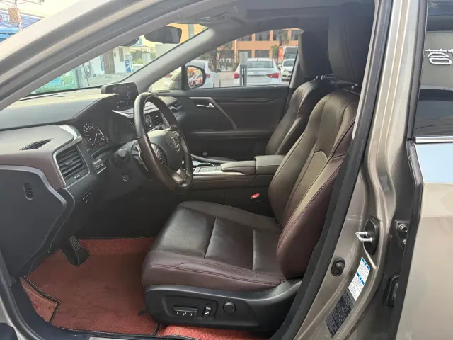 Lexus RX — Фото автомобиля 4
