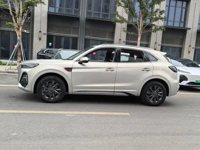 Hongqi HS5 — Фото автомобиля 4