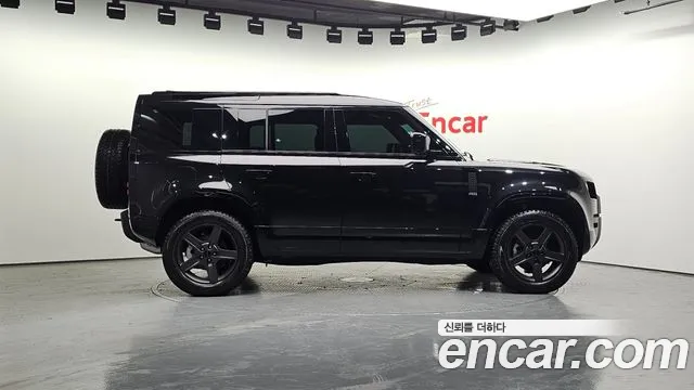 Land Rover Defender — Фото автомобиля 5