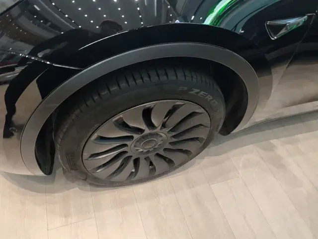 Tesla Model Y — Фото автомобиля 22