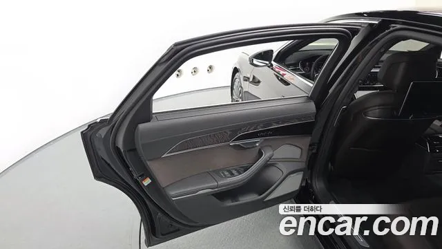 Audi A8 55 TFSI quattro Premium LWB — Фото автомобиля 18
