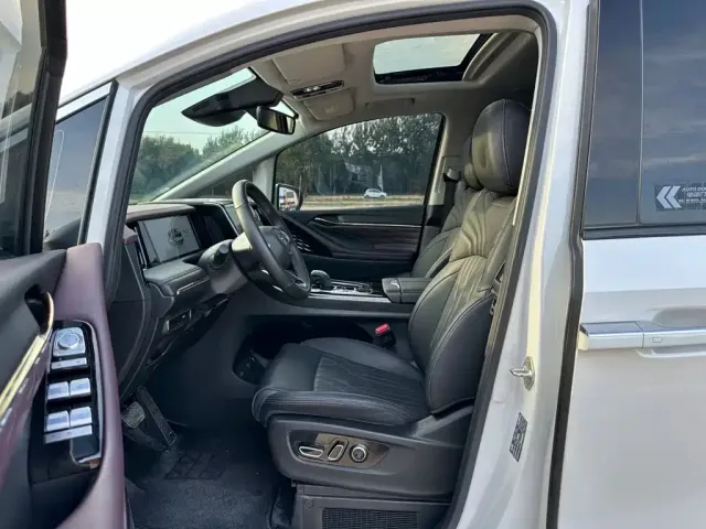 GAC Trumpchi M8 — Фото автомобиля 10