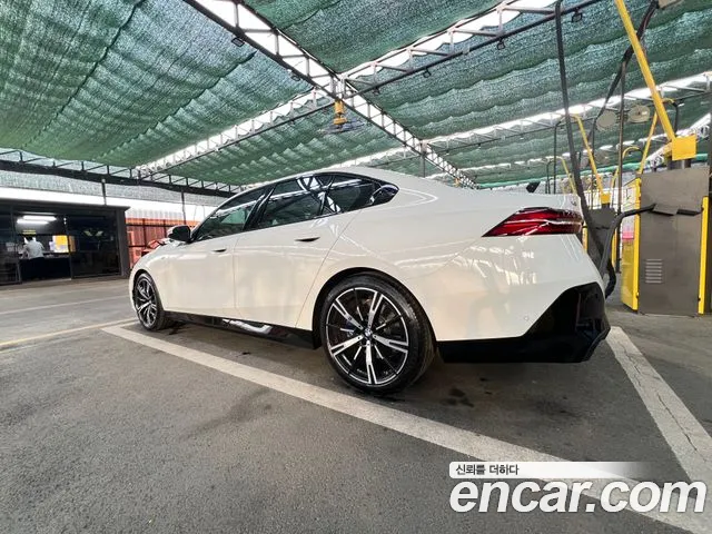 BMW 5-Series 5 серия (G60) 530i xDrive M Sport — Фото автомобиля 5
