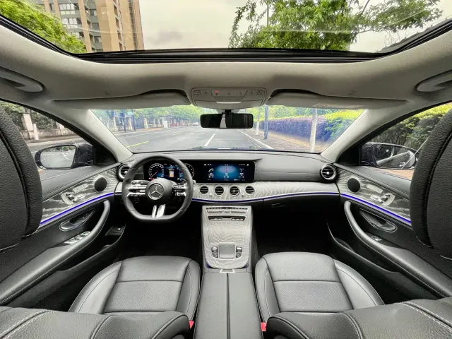 Mercedes-Benz E-Class — Фото автомобиля 8