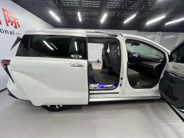 Toyota Granvia — Фото автомобиля 22
